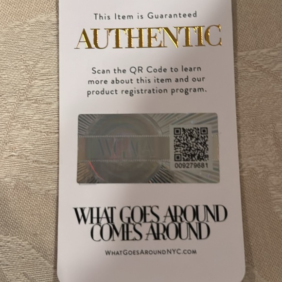 Louis Vuitton Blois Crossbody Bag-like new - Picture 4 of 10